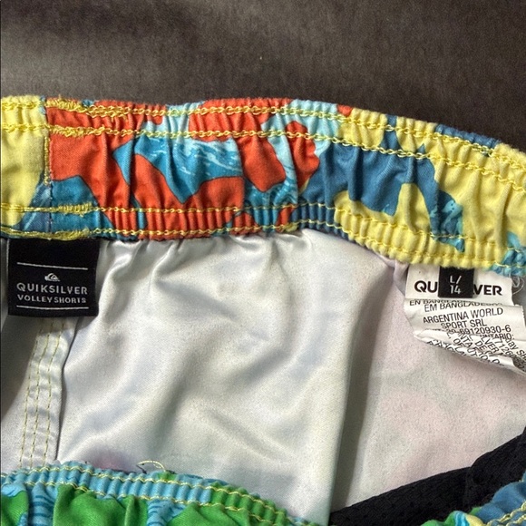 Quicksilver Kids Volley Shorts/Swim Trunks - Multicolor Size L/14 - Picture 2 of 3